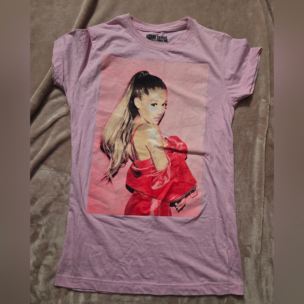 Ariana Grande Dangerous Woman Tour Pink T-Shirt Large